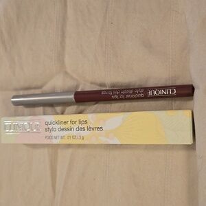 Clinique Lip Liner in Plummy